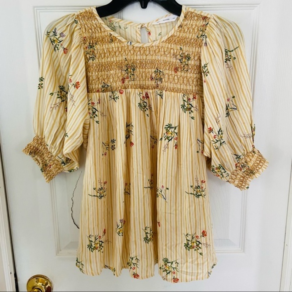 NWOT ACOS&A yellow striped floral puff balloon Sleeve Scrunchie blouse SZ small